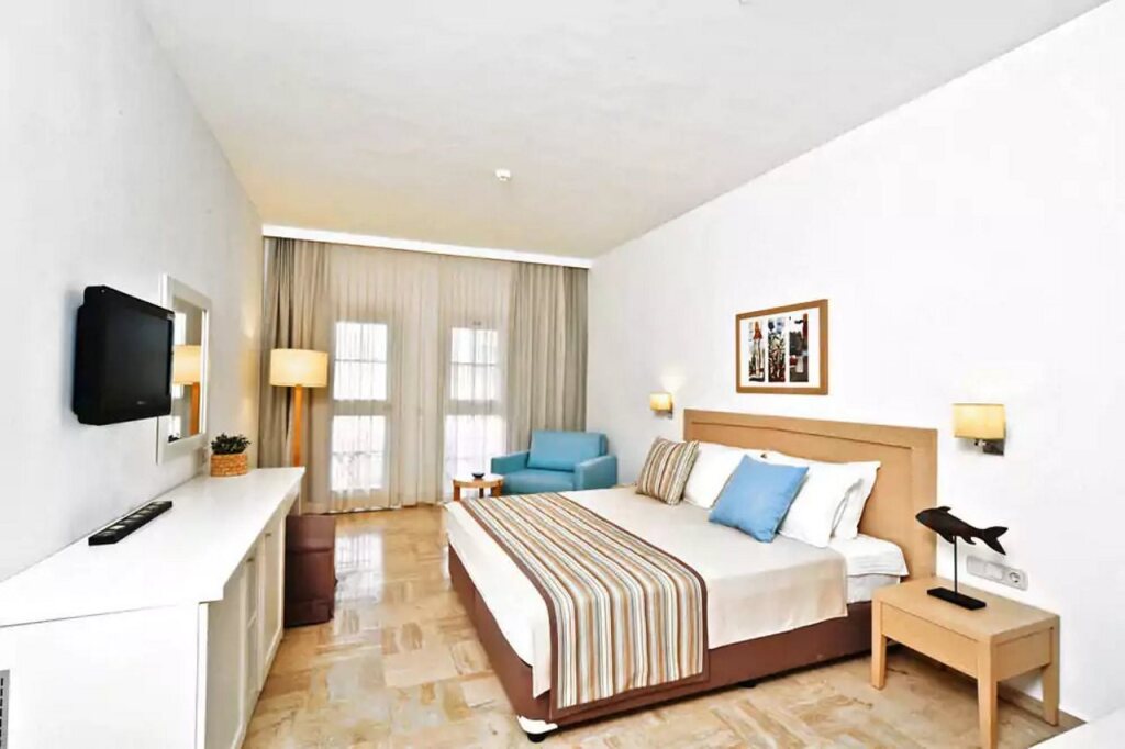 Izer Hotel & Beach Club Rezervasyon