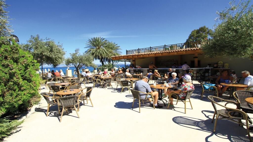 Izer Hotel & Beach Club Rezervasyon