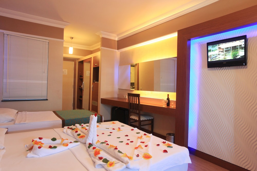 Taç Premier Hotel & Spa Rezervasyon