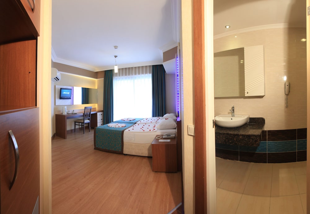 Taç Premier Hotel & Spa Rezervasyon