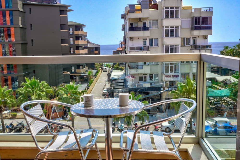 Taç Premier Hotel & Spa Rezervasyon