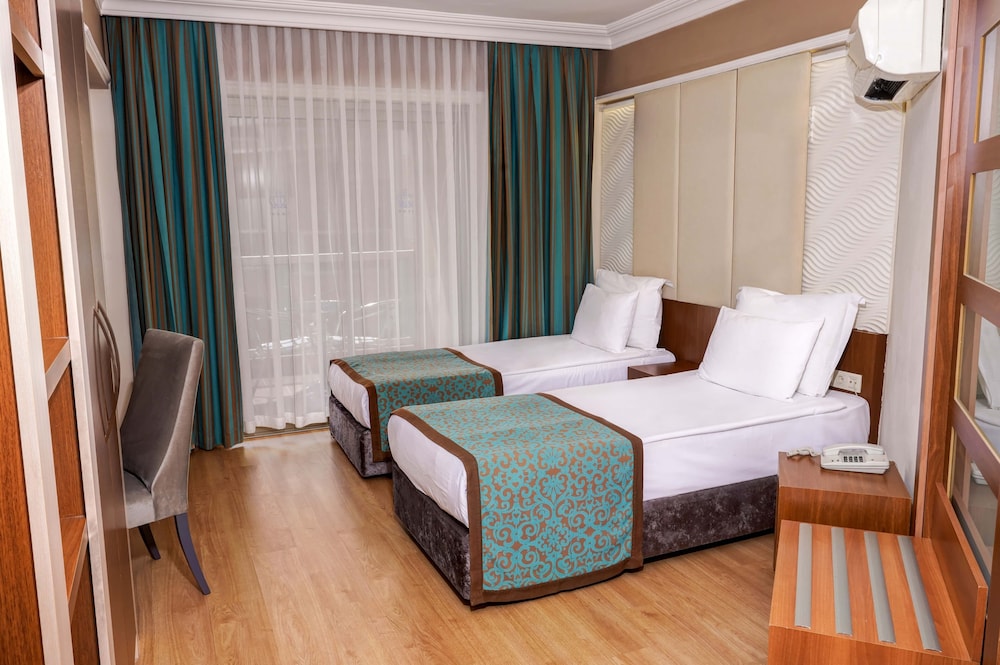 Taç Premier Hotel & Spa Rezervasyon