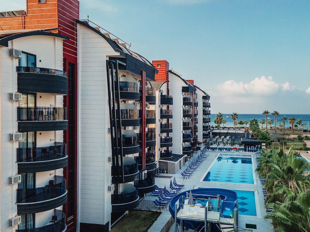 Grand Uysal Beach Hotel Rezervasyon