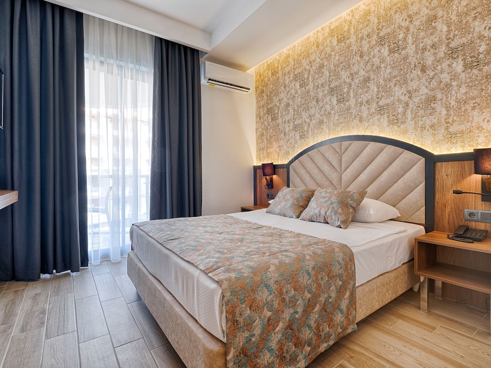 Grand Uysal Beach Hotel Rezervasyon