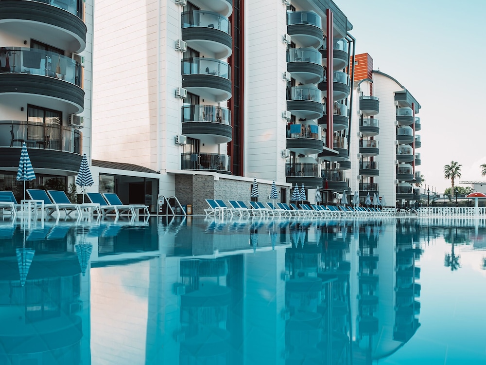 Grand Uysal Beach Hotel Rezervasyon