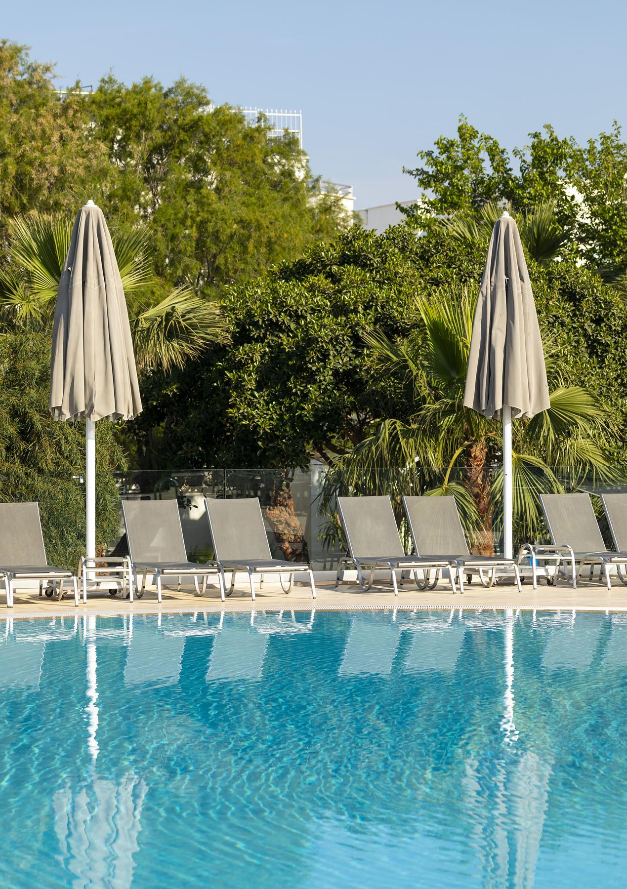 Charm Beach Hotel Rezervasyon