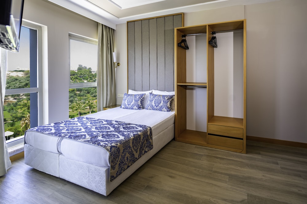 Royal Atlantis Beach Rezervasyon