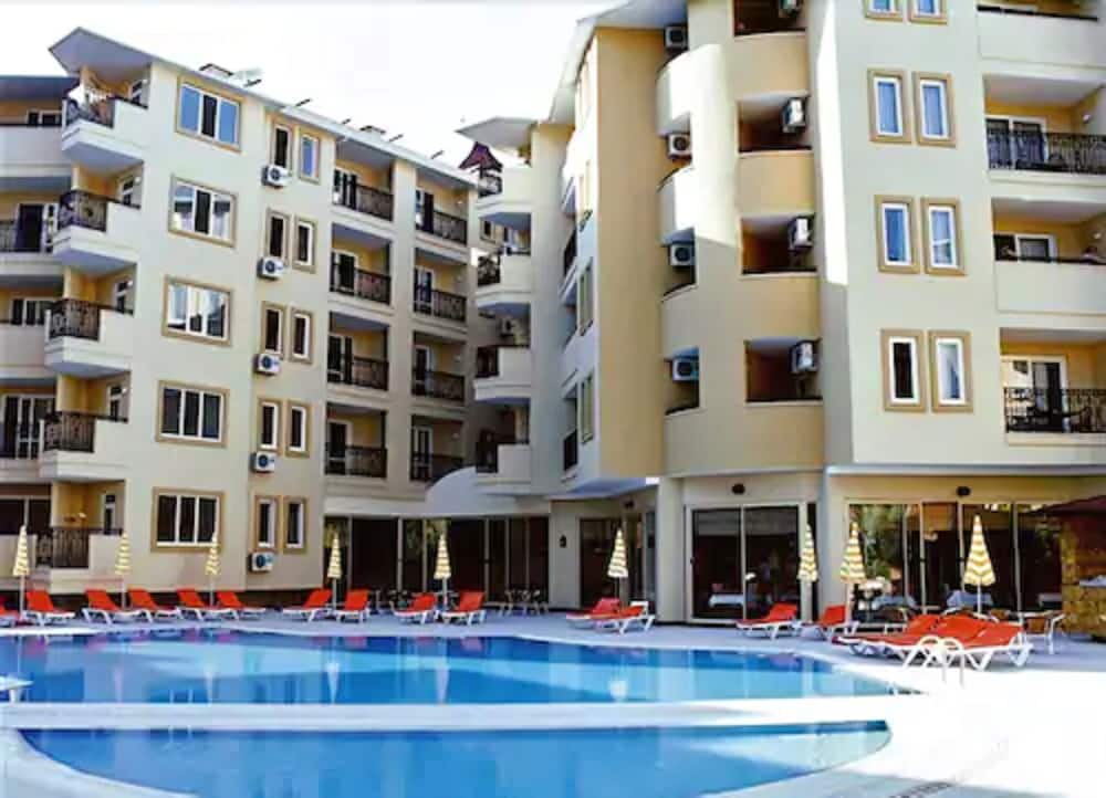 Kleopatra Royal Palm Rezervasyon