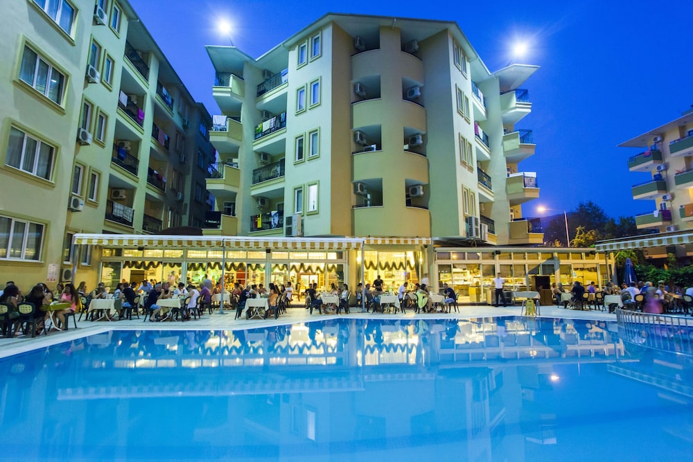 Kleopatra Royal Palm Rezervasyon