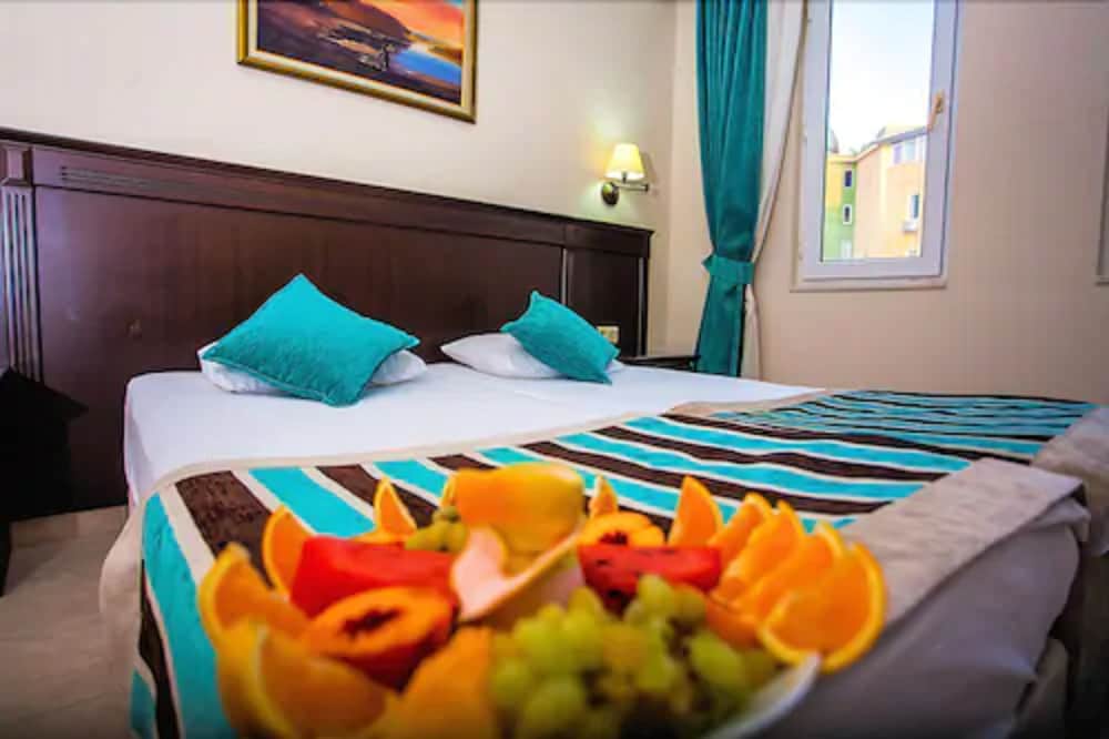 Kleopatra Royal Palm Rezervasyon