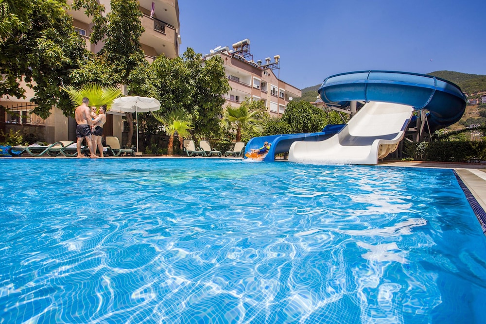 Kleopatra Royal Palm Rezervasyon