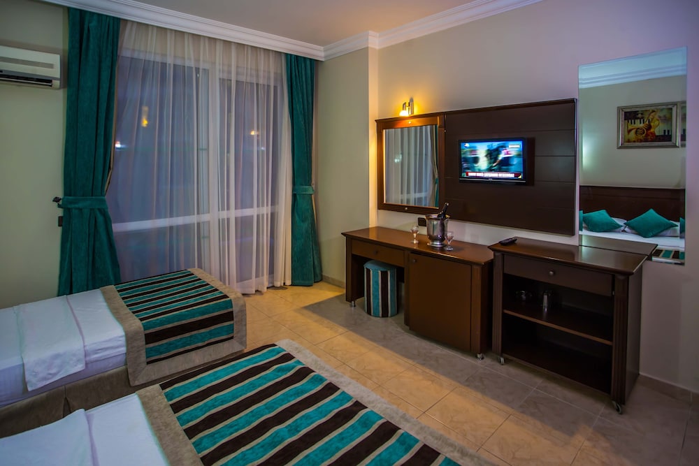 Kleopatra Royal Palm Rezervasyon