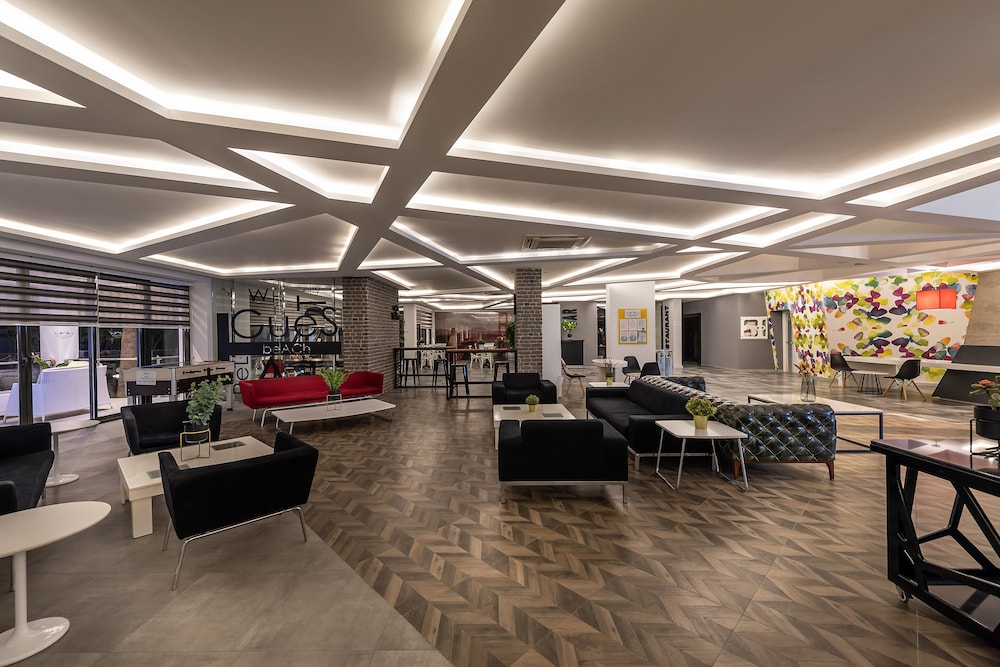 White City Beach Hotel Rezervasyon