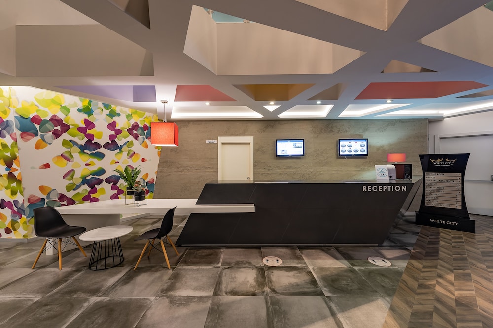White City Beach Hotel Rezervasyon