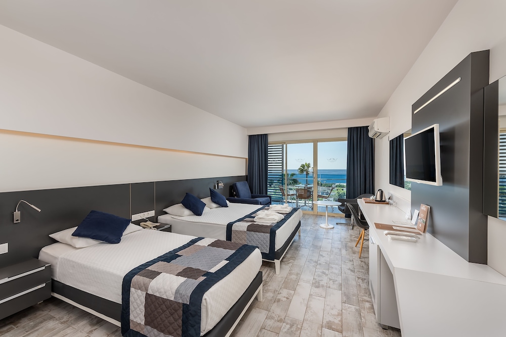 White City Beach Hotel Rezervasyon