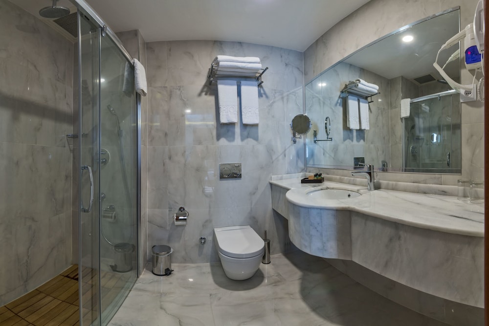 Glorious Hotel Rezervasyon