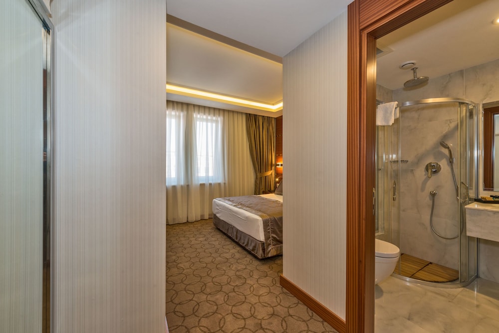 Glorious Hotel Rezervasyon