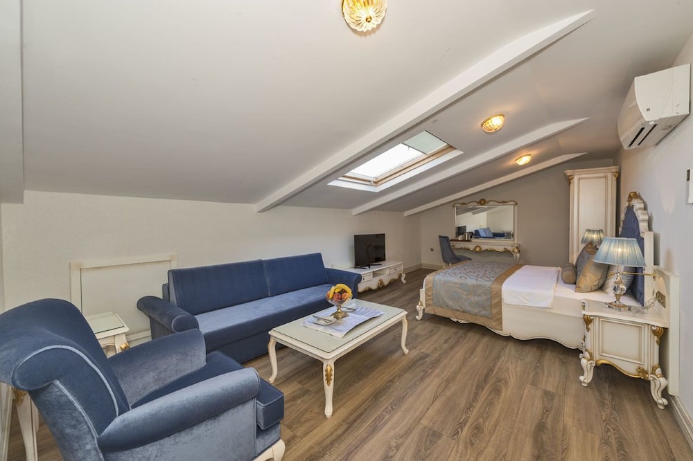 Glorious Hotel Rezervasyon