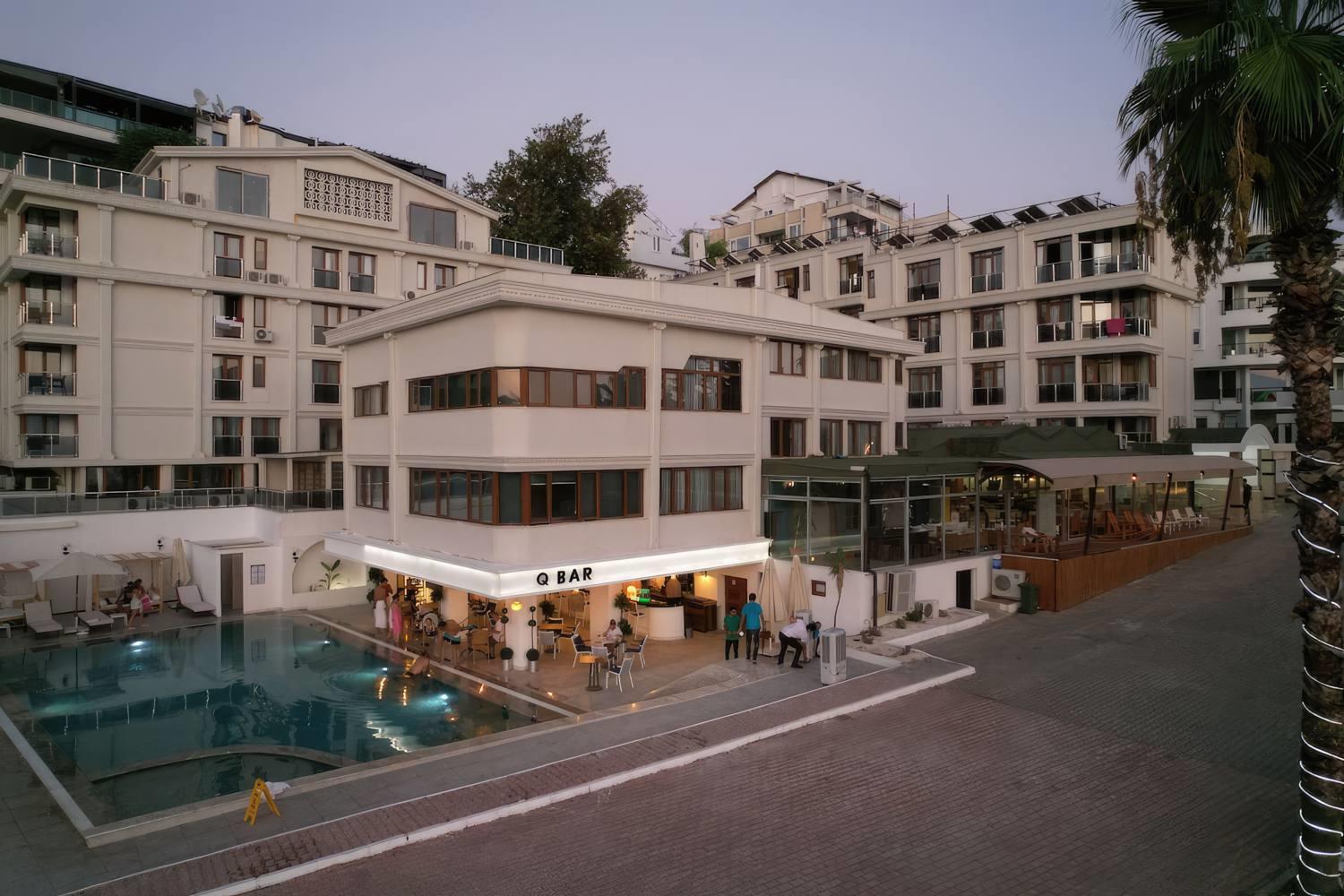 Qinn Hotels Rezervasyon