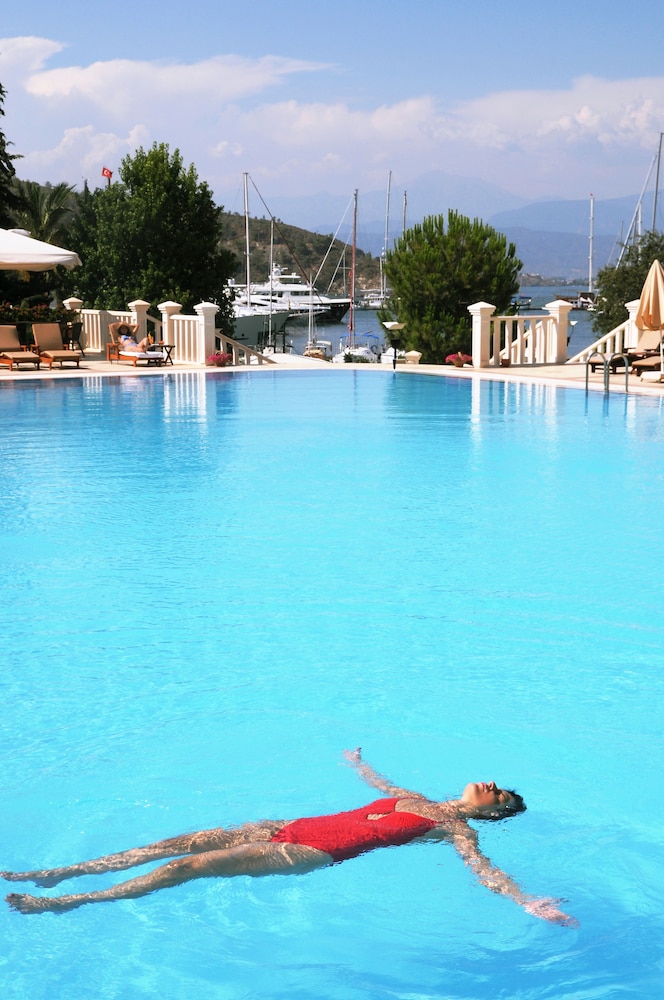 Ece Saray Marina & Resort Rezervasyon