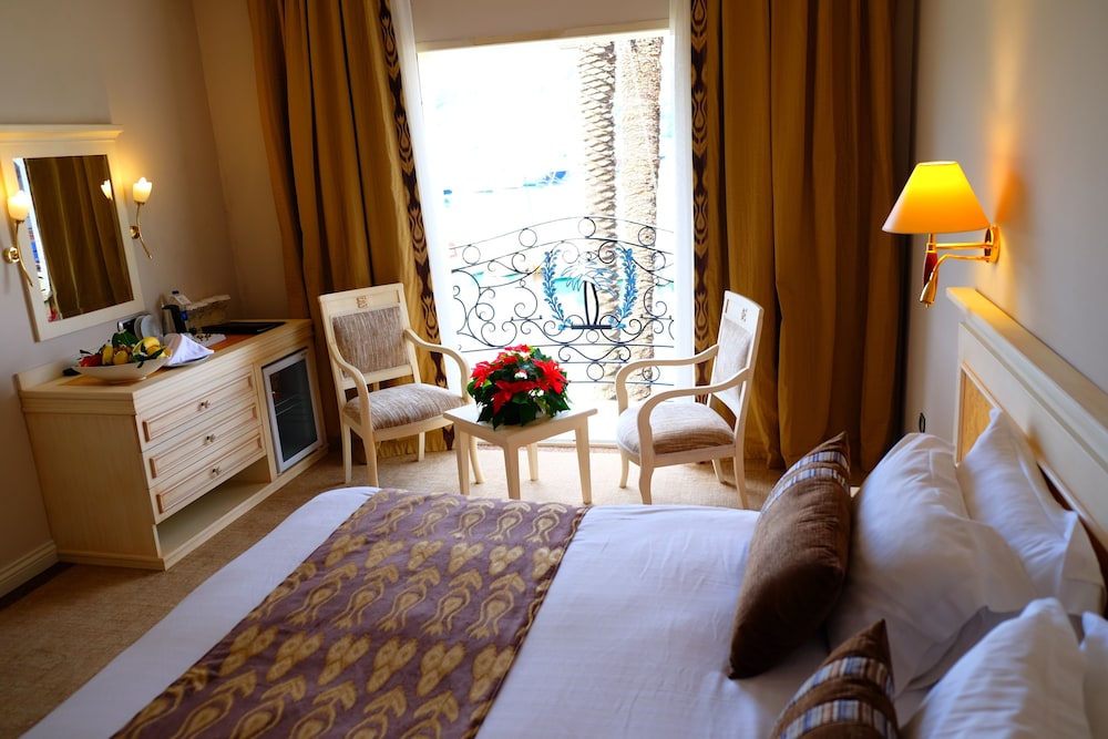 Ece Saray Marina & Resort Rezervasyon