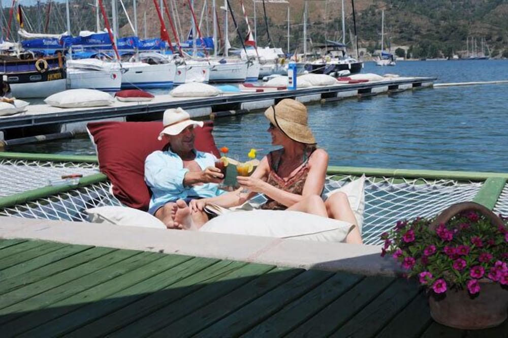 Ece Saray Marina & Resort Rezervasyon