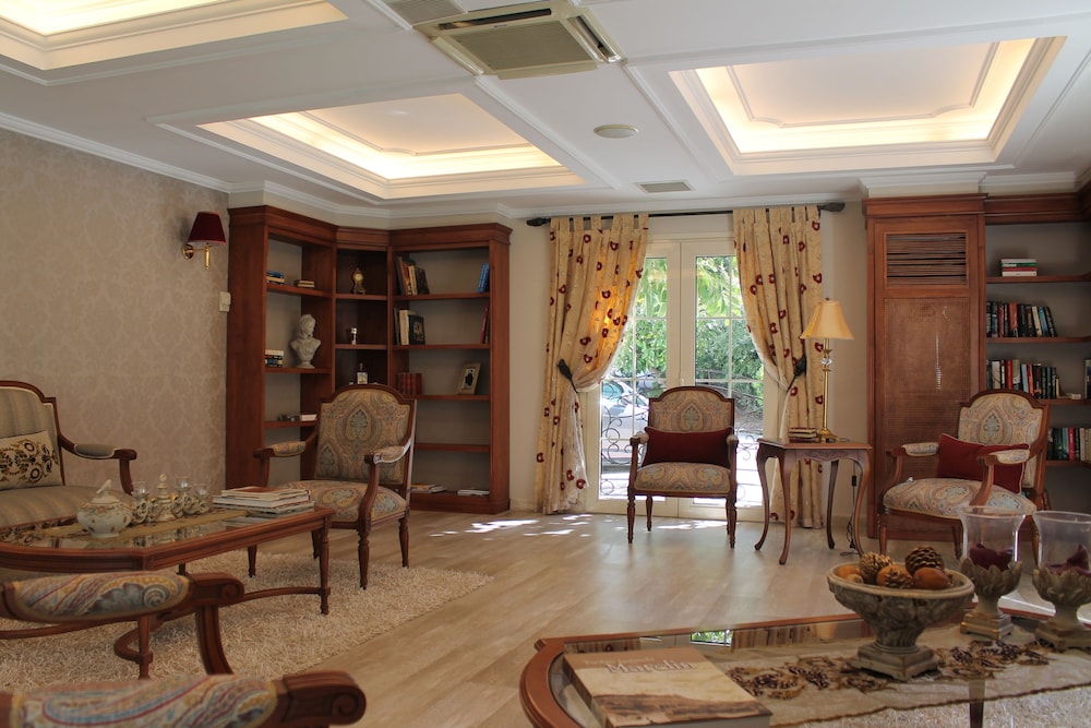 Ece Saray Marina & Resort Rezervasyon