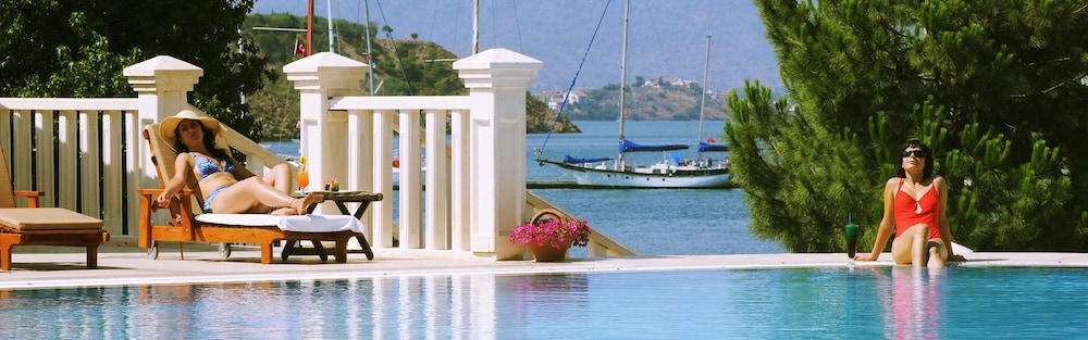 Ece Saray Marina & Resort Rezervasyon