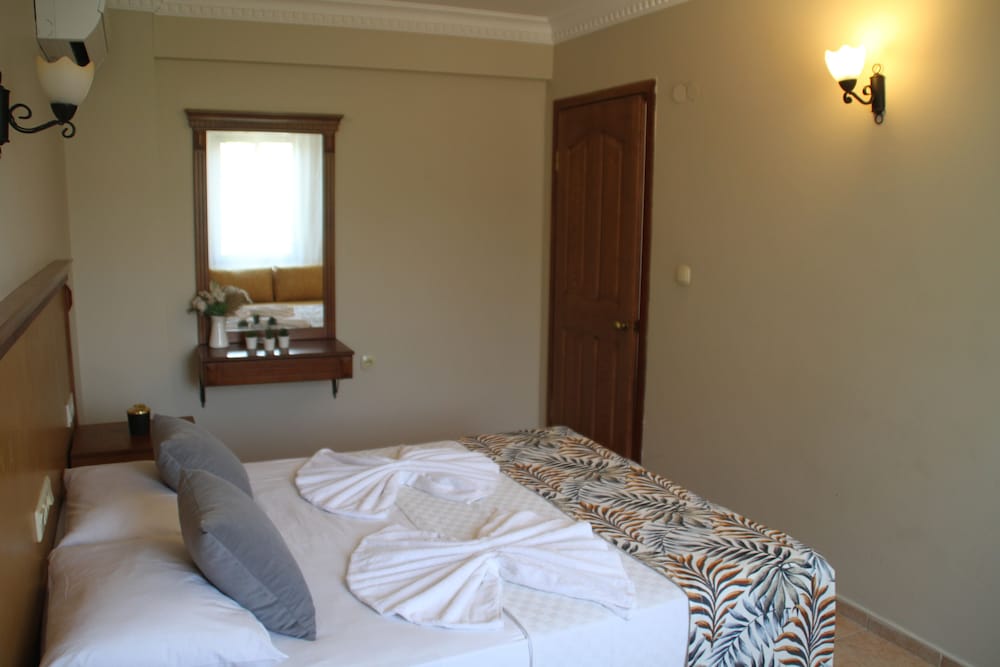 Hotel Rosy Suites Rezervasyon