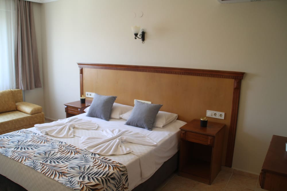 Hotel Rosy Suites Rezervasyon