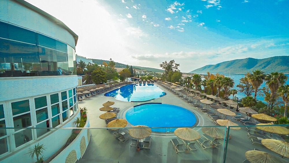 Bodrum Holiday Resort & Spa Rezervasyon