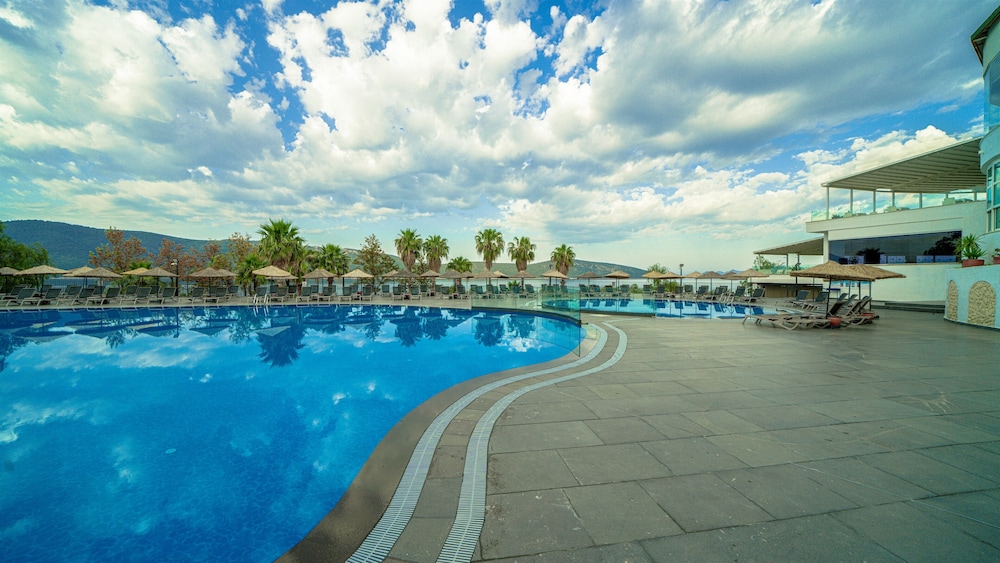 Bodrum Holiday Resort & Spa Rezervasyon
