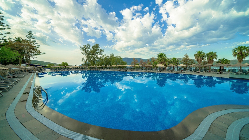 Bodrum Holiday Resort & Spa Rezervasyon