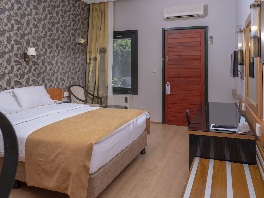 Assos Eden Gardens Rezervasyon