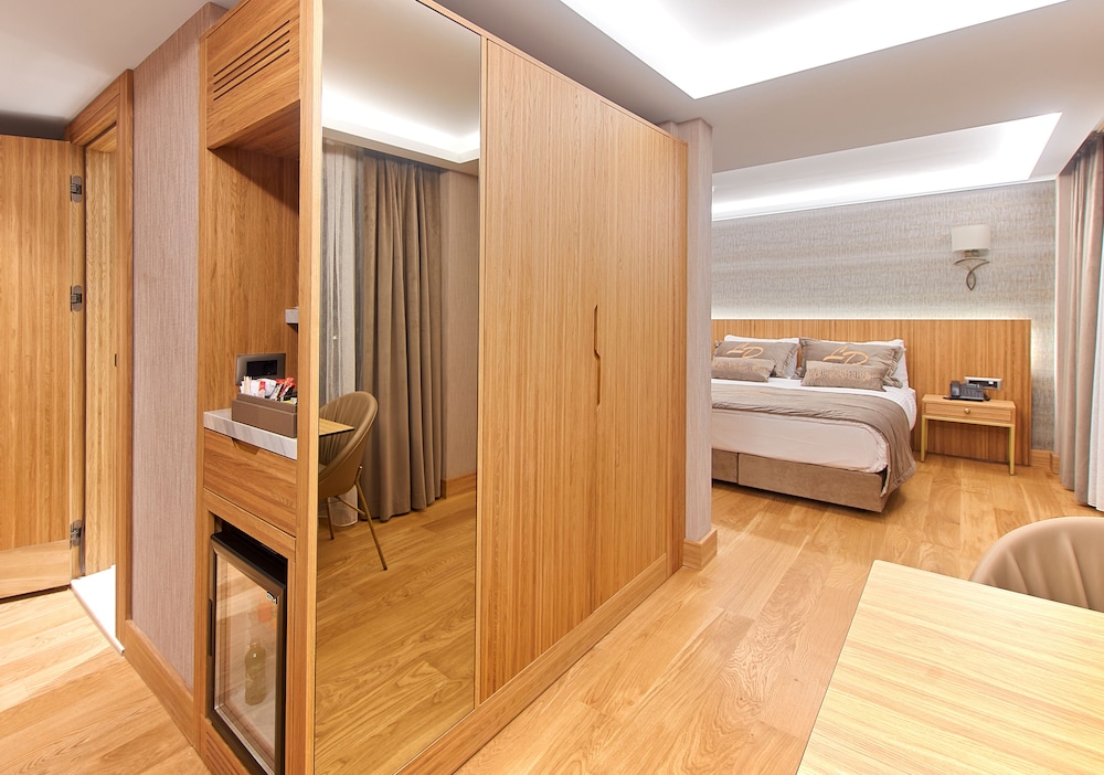 Lady Diana Rezervasyon