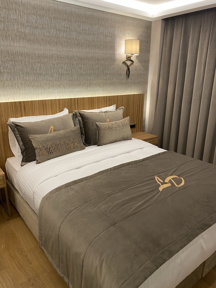 Lady Diana Rezervasyon