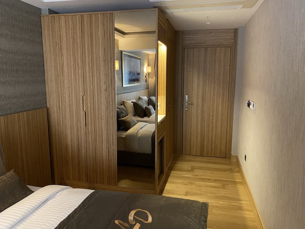 Lady Diana Rezervasyon