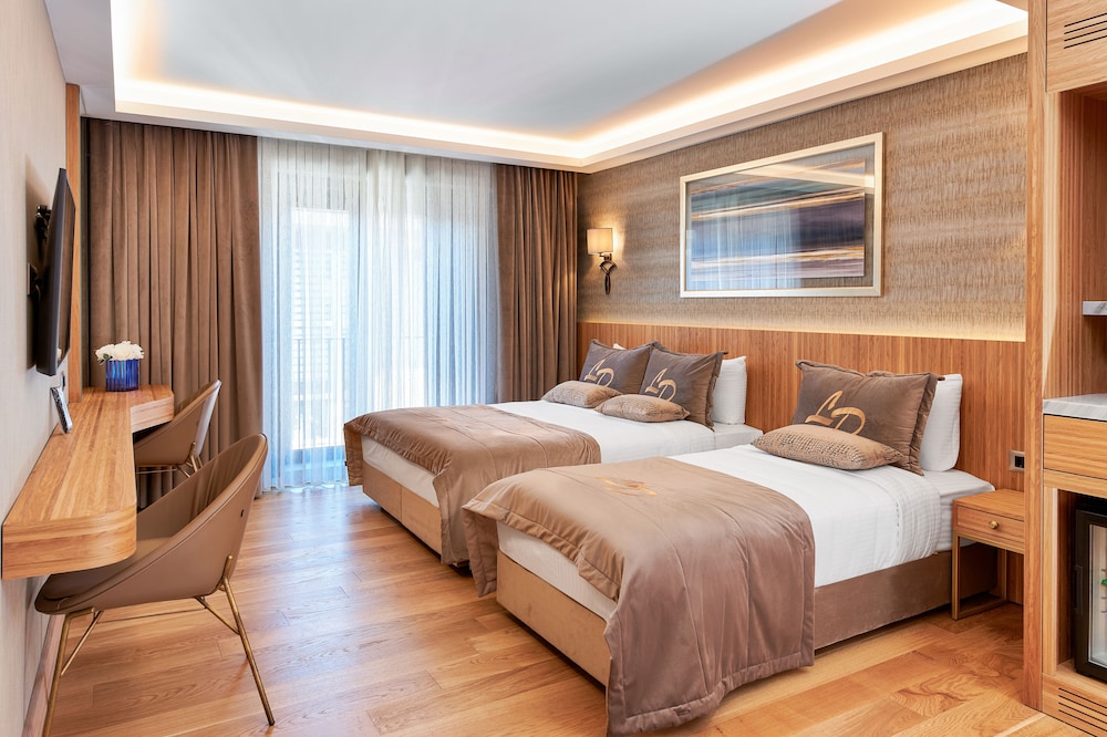 Lady Diana Rezervasyon