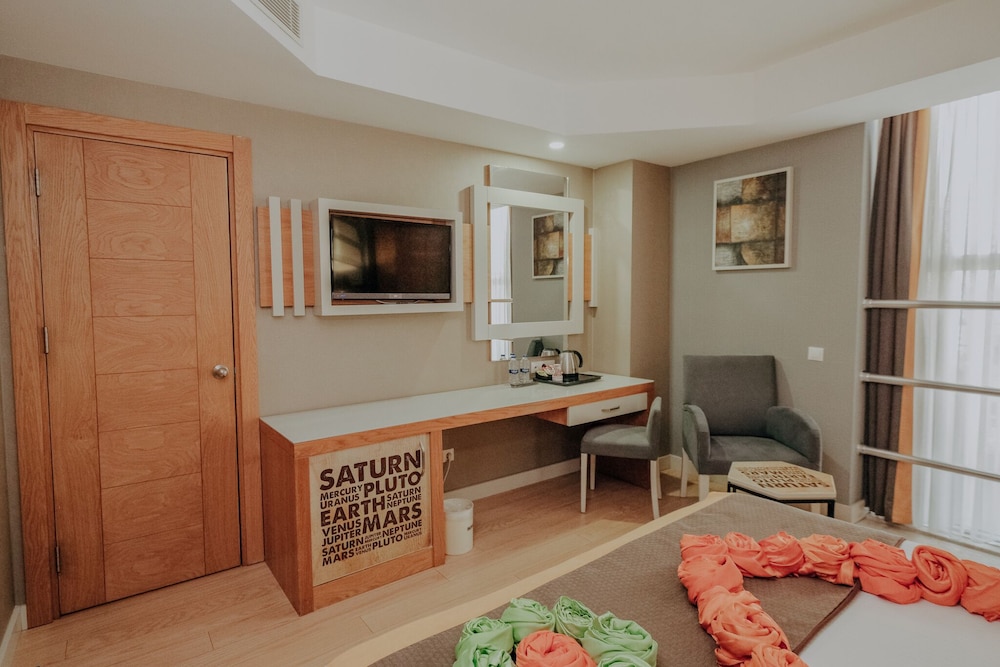 Saturn Palace Resort Rezervasyon