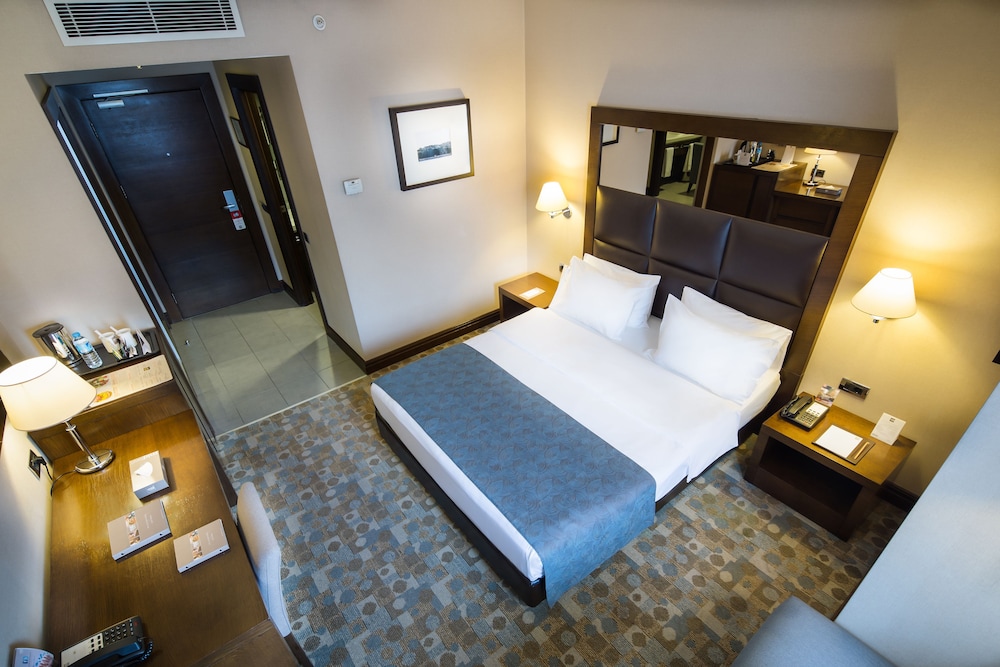 Mid Town Rezervasyon