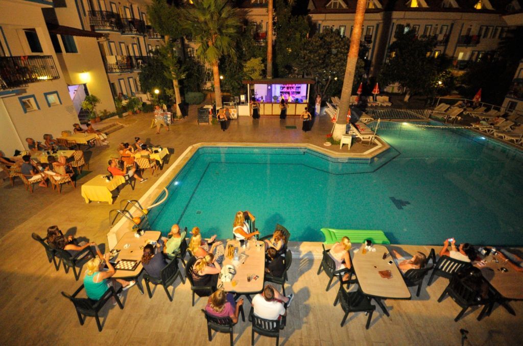 Akdeniz Beach Hotel Rezervasyon