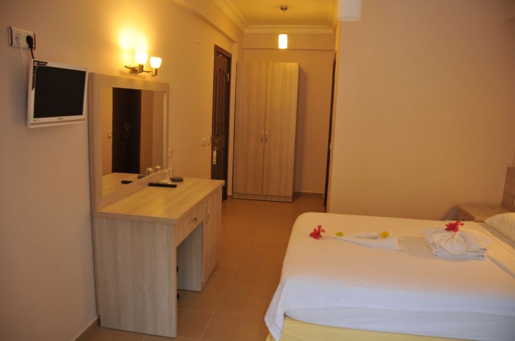 Akdeniz Beach Hotel Rezervasyon