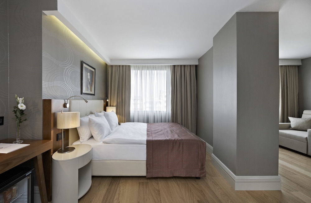 Ramada by Wyndham Istanbul Grand Bazaar Rezervasyon