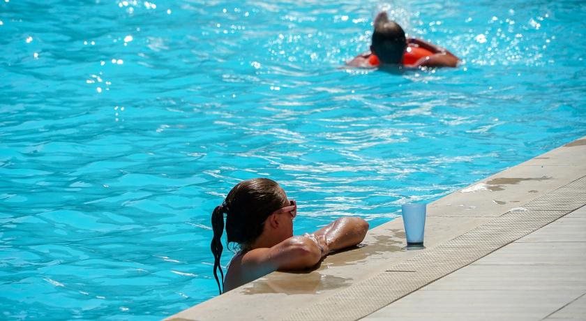 Lara Hadrianus Hotel Rezervasyon