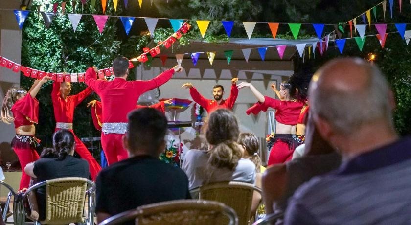 Lara Hadrianus Hotel Rezervasyon