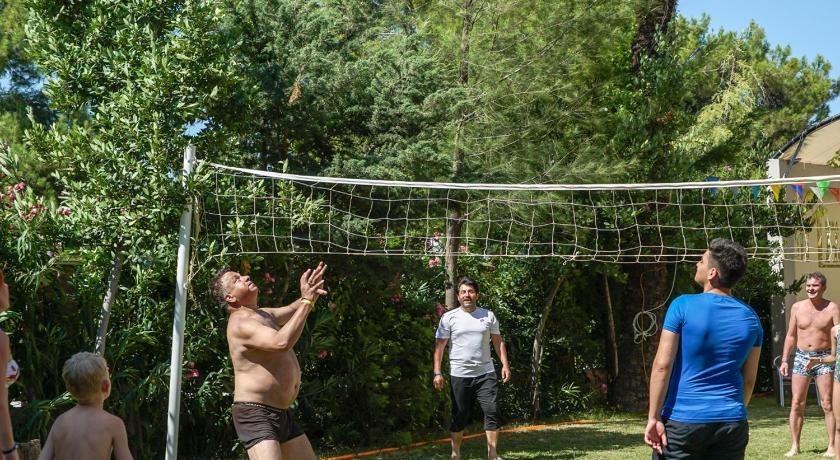 Lara Hadrianus Hotel Rezervasyon