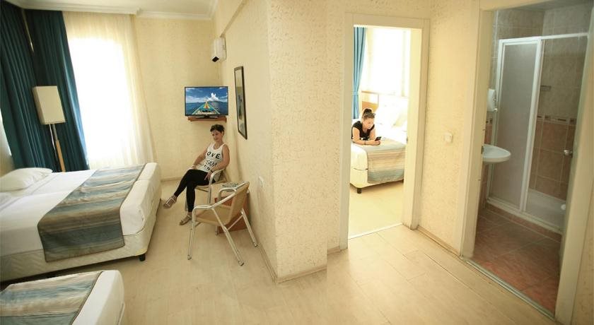 Lara Hadrianus Hotel Rezervasyon