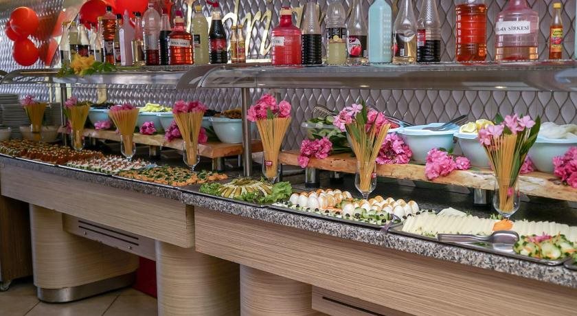 Lara Hadrianus Hotel Rezervasyon