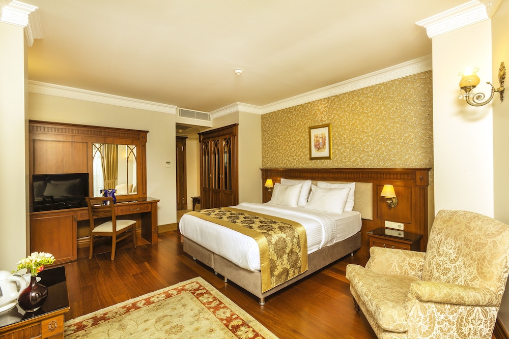 Acra Hotel Rezervasyon