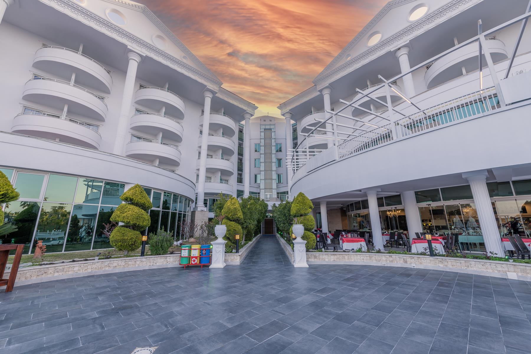 Roma Beach Resort & Spa Rezervasyon